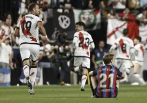 رایو وایه‌کانو 2-1 بارسلونا: قهرمان کم‌انگیزه!