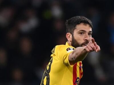 آغوش باز مه‌آتزا برای کاپیتان بارسلونا