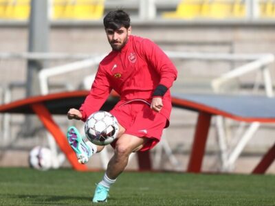 محمد عمری در پرسپولیس ماندنی شد