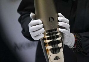 ۱۱ هزار نفر مشعل المپیک پاریس را حمل می‌کنند