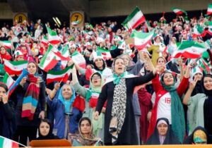 پاسخ وزیر ورزش درباره حضور بانوان خوزستانی در استادیوم‌های استان