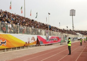 مستندی از آن‌چه در مسابقات فوتبال نمی‌بینید!