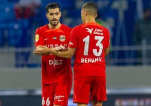 عزت اللهی: دوست داشتم به اروپا برگردم اما با الاهلی تمدید کردم