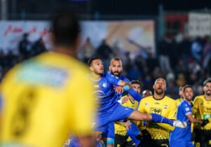 بازی استقلال با چاقوی دو لبه