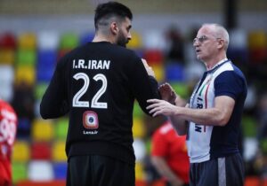 رافائل ۲۲ ملی‌پوش ایران را به خط کرد