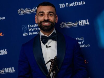 محمد صلاح بهترین بازیکن فصل لیگ جزیره شد