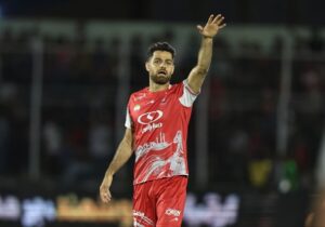 پورعلی‌گنجی با پرسپولیس تمدید کرد