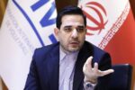در کار سرمربی دخالت نکنیم