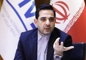 در کار سرمربی دخالت نکنیم