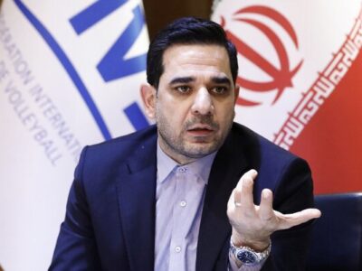 در کار سرمربی دخالت نکنیم