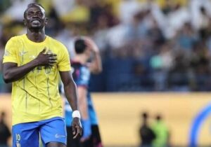 سادیو مانه در النصر ماندنی شد