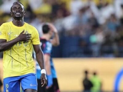 سادیو مانه در النصر ماندنی شد