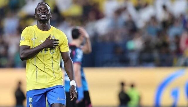 سادیو مانه در النصر ماندنی شد