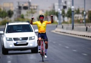 انتقاد تند قهرمان ایران از تصادف رکابزنان با ماشین و موتور در لیگ!