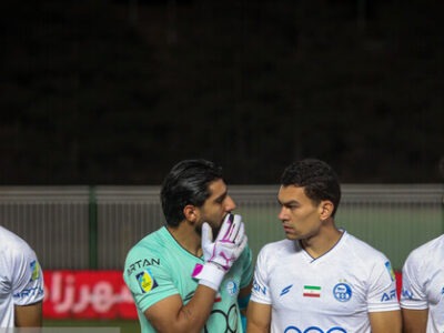 دروازهبان استقلال یک ماه دور از میادین