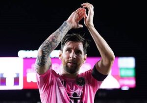 مسی به رکورد ۱۳۰۰ رسید!