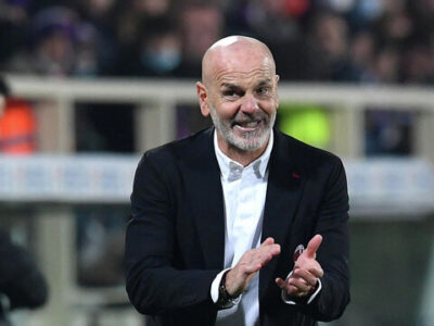 پیولی در لبه پرتگاه