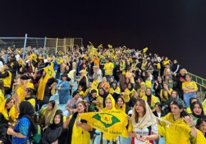 استقبال پرشور هواداران خانم آبادانی از بازی نفت – البرز