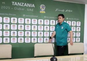 امیر قلعه نویی: همه باید تیم ملی را تشویق کنند