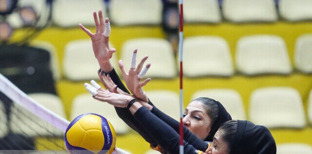 صدرنشینی دختران سایپا و شهرآرکا در لیگ والیبال