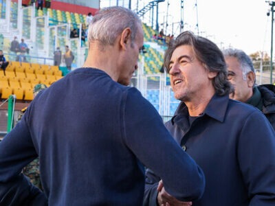 هدیه گل‌محمدی به استقلال برای داربی ۱۰۶