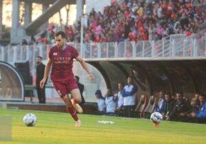 تساوی صدرنشین لیگ یک برابر هوادار