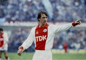 یوهان کرویف؛ معمار انقلابی که فوتبال مدرن را شکل داد