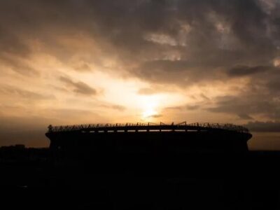 آزتکا، دیگ زودپز بتنی که معبد فوتبالدوستان است