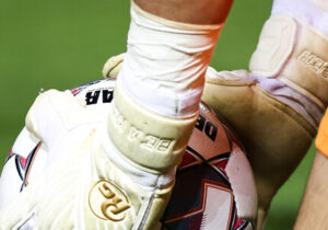 پیکان به دنبال شکار غول‌کش، سپاهان در کمین تثبیت صدر