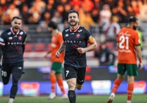 توقف بدموقع تراکتور مقابل شمس آذر