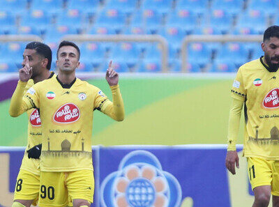 فجر تراکتورِ صدرنشین را شکست داد