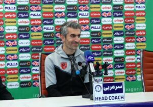 به بازیکنانم تذکر جدی دادم