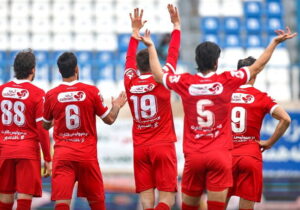 صدرنشینی گل‌گهر با شکست پرسپولیس