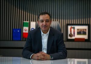 برنده استقلال و پرسپولیس را قهرمان لیگ اعلام کنید