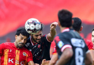 لیگ برتر فوتبال ایران متمرکز می شود؟