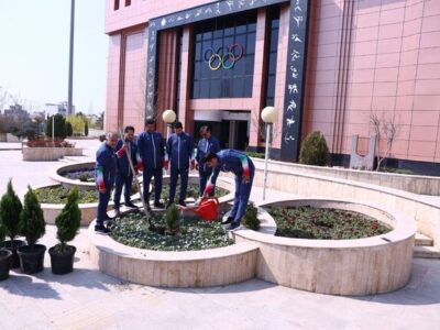 درختکاری جامعه ورزش در کمیته ملی المپیک به یاد رهبر انقلاب و شهدا