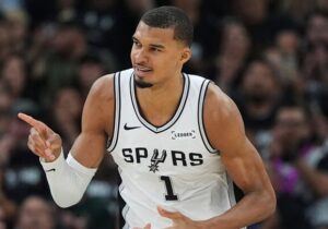 آدم فضایی، اسپرز را فینالیست NBA کرد