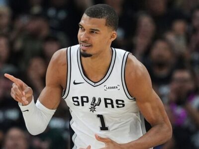 آدم فضایی، اسپرز را فینالیست NBA کرد