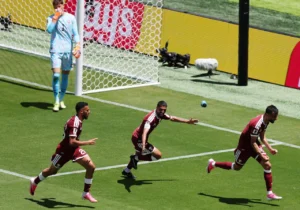 قطر 1-1 سوئیس؛ کوه حملات صلیب‌های سرخ موش زایید