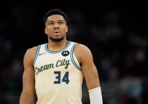 بسکتبال NBA | یانیس آنتتوکومپو به میامی هیت ترید شد