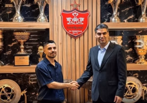 رسمی؛ محمد عمری در پرسپولیس ماند
