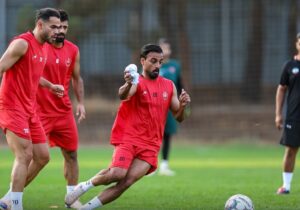 اوستون اورونوف در آستانه جدایی از پرسپولیس